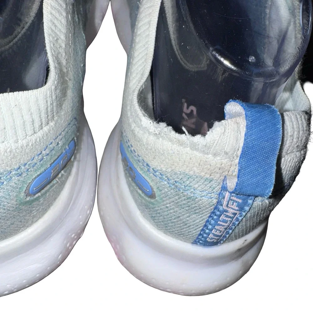 Engineered Flat Knit Mesh Upper
